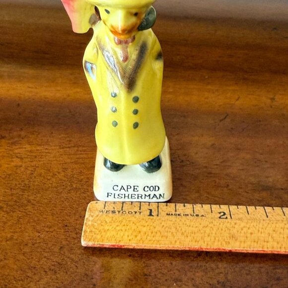 Vintage Old Salty Sea Captain Cape Cod Fisherman Salt Pepper Shaker Japan Parrot - Picture 10 of 10